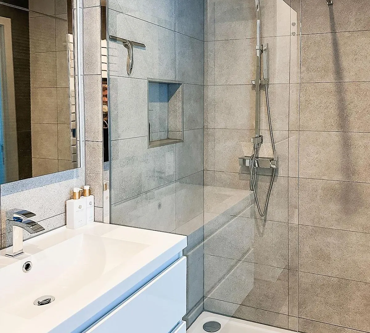 Modern Appartement Centrum Oostende Met Enorm Dakterras Бельгия