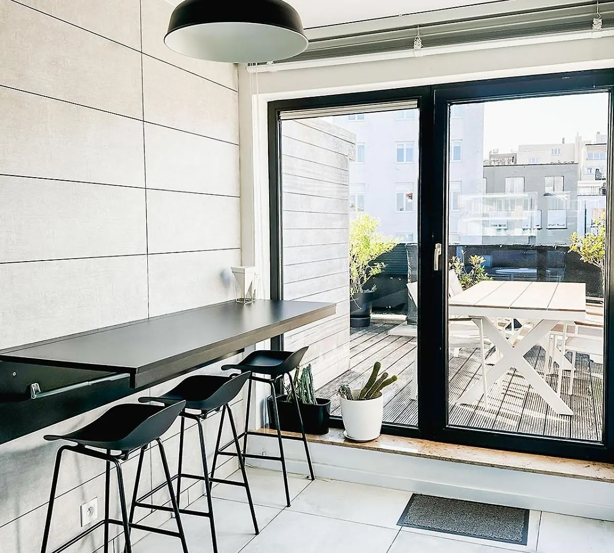 Modern Appartement Centrum Oostende Met Enorm Dakterras 0*, Остенде Бельгия